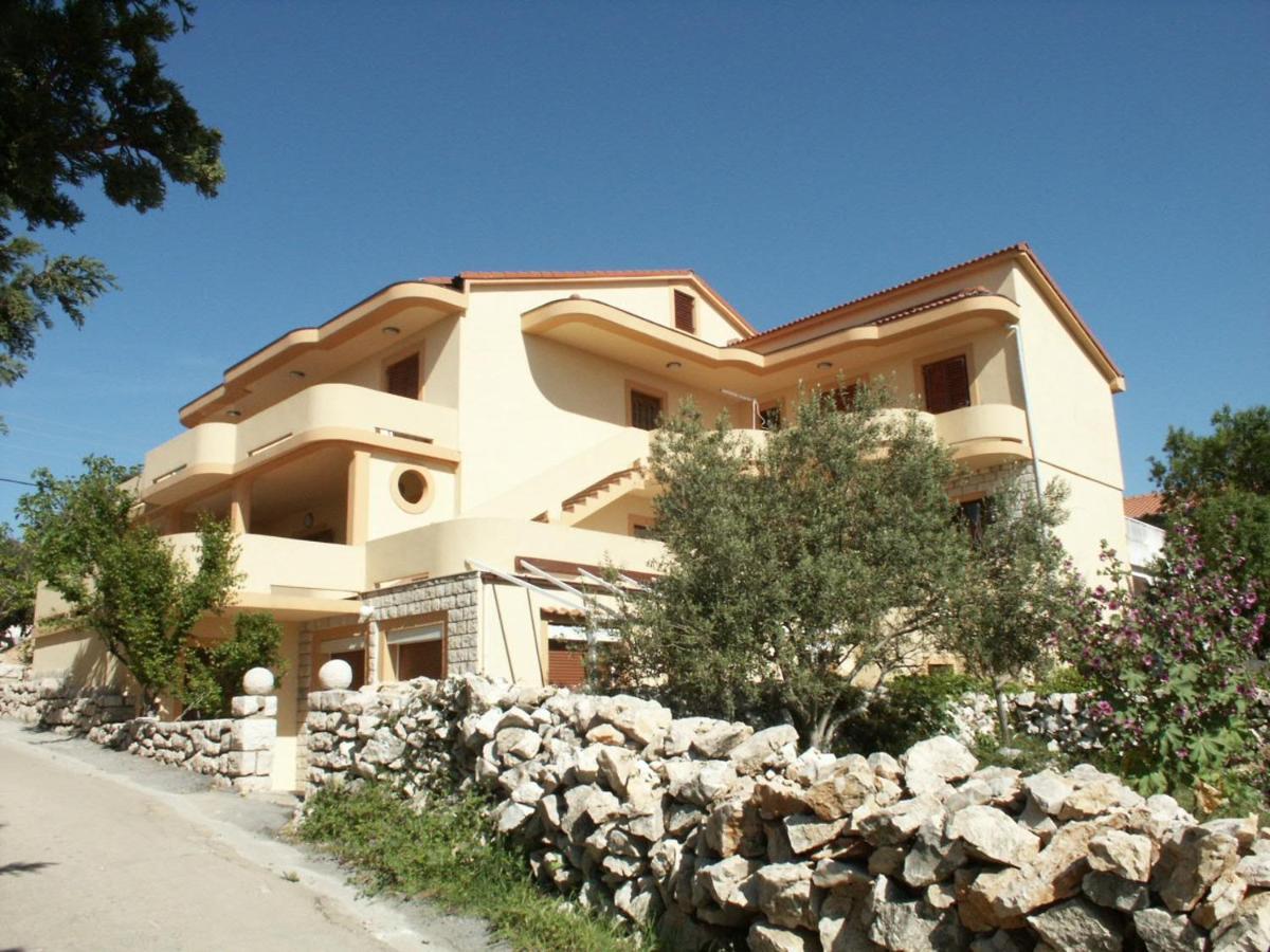 Apartments By The Sea Mandre, Pag - 4095 Kolan Exterior photo