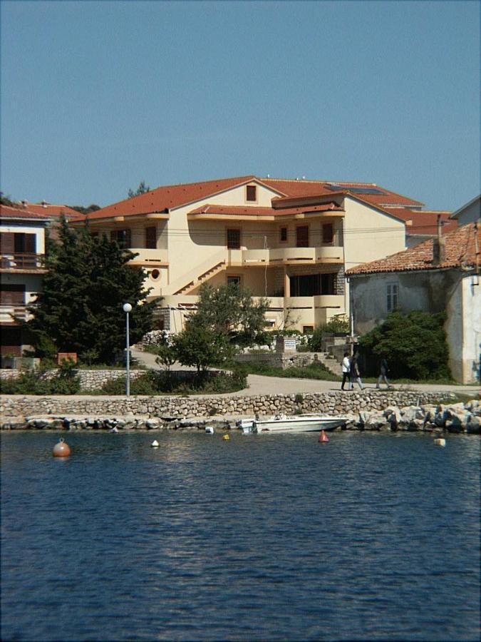 Apartments By The Sea Mandre, Pag - 4095 Kolan Exterior photo