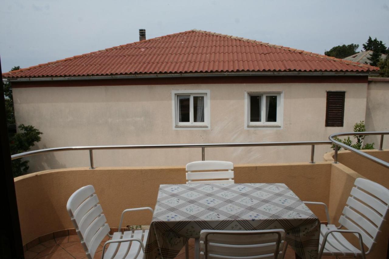 Apartments By The Sea Mandre, Pag - 4095 Kolan Exterior photo